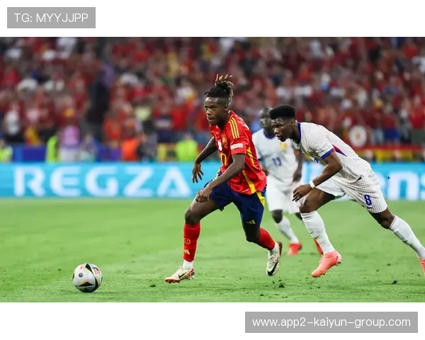 格列兹曼后插上射门，禁区二点威胁放大，格列兹曼什么位置